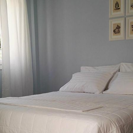 Paris Spacious Beach Apartment Лутраки Екстериор снимка
