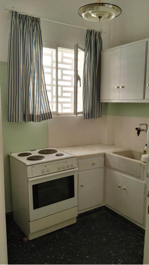 Paris Spacious Beach Apartment Лутраки Екстериор снимка
